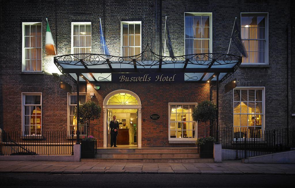 Buswells Hotel Dublin Exterior foto